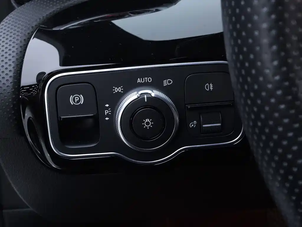 Mercedes-Benz A-Class — фото 14
