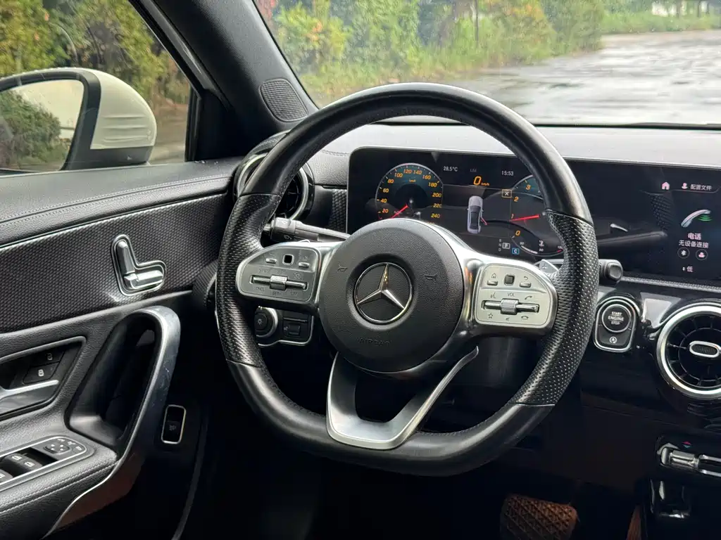 Mercedes-Benz A-Class — фото 15