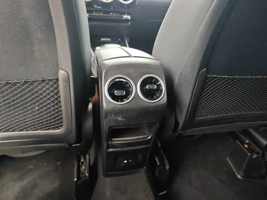 Mercedes-Benz GLA — фото 13