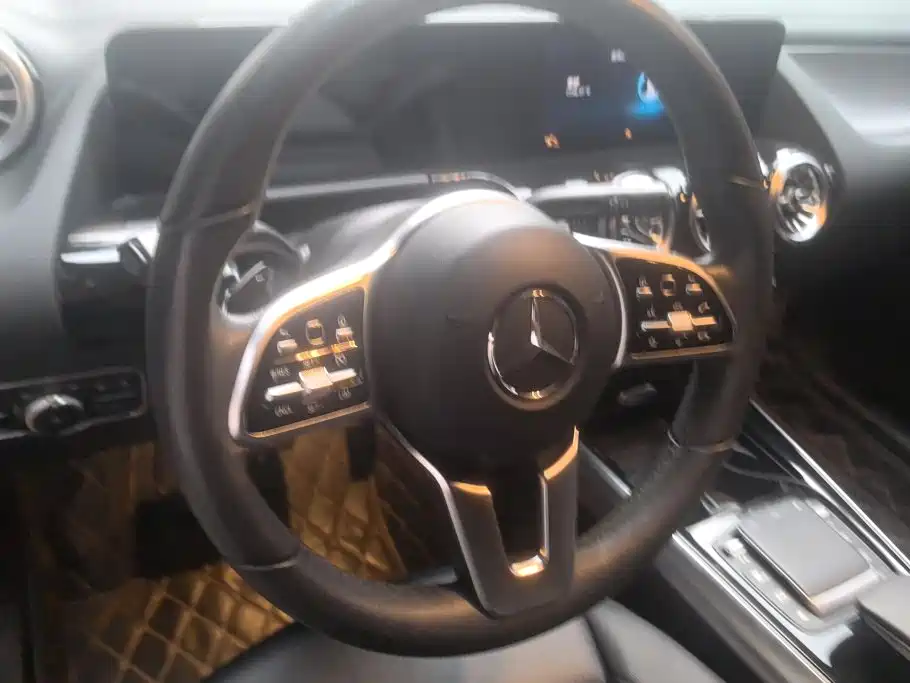 Mercedes-Benz GLA — фото 15