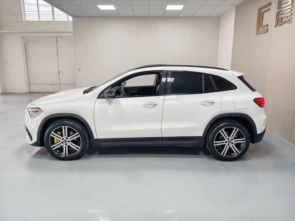 Mercedes-Benz GLA — фото 8