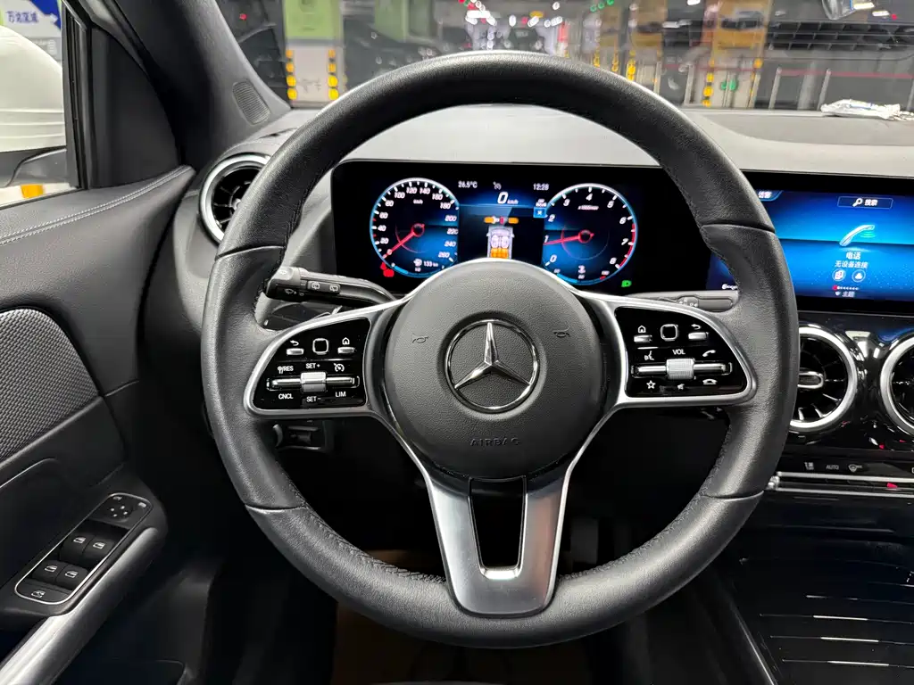 Mercedes-Benz GLA — фото 11