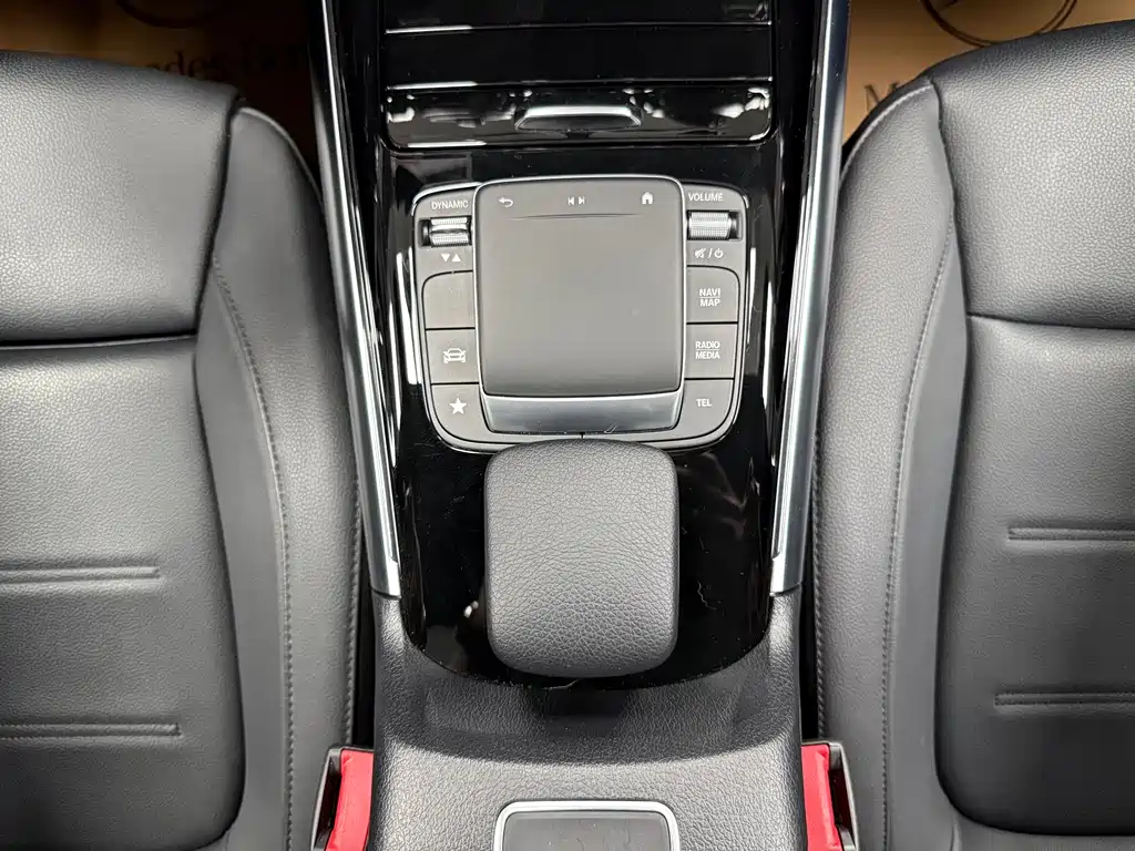 Mercedes-Benz GLA — фото 13