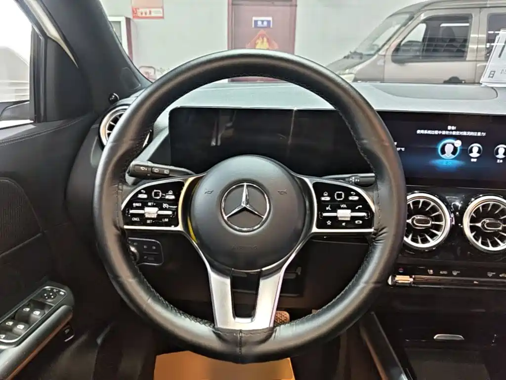 Mercedes-Benz GLA — фото 11