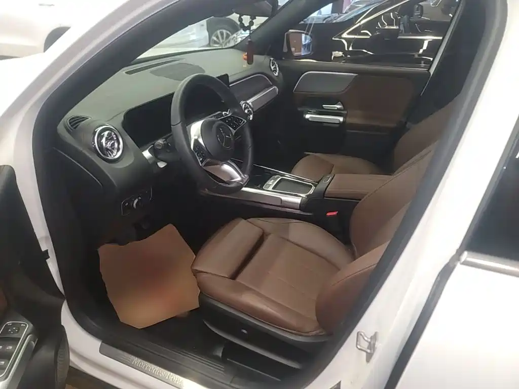 Mercedes-Benz GLB — фото 15