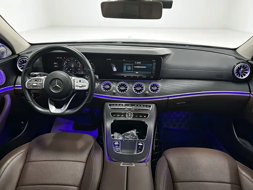 Mercedes-Benz E-Class — фото 5
