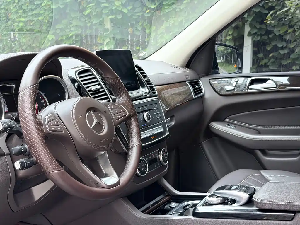 Mercedes-Benz GLS — фото 7