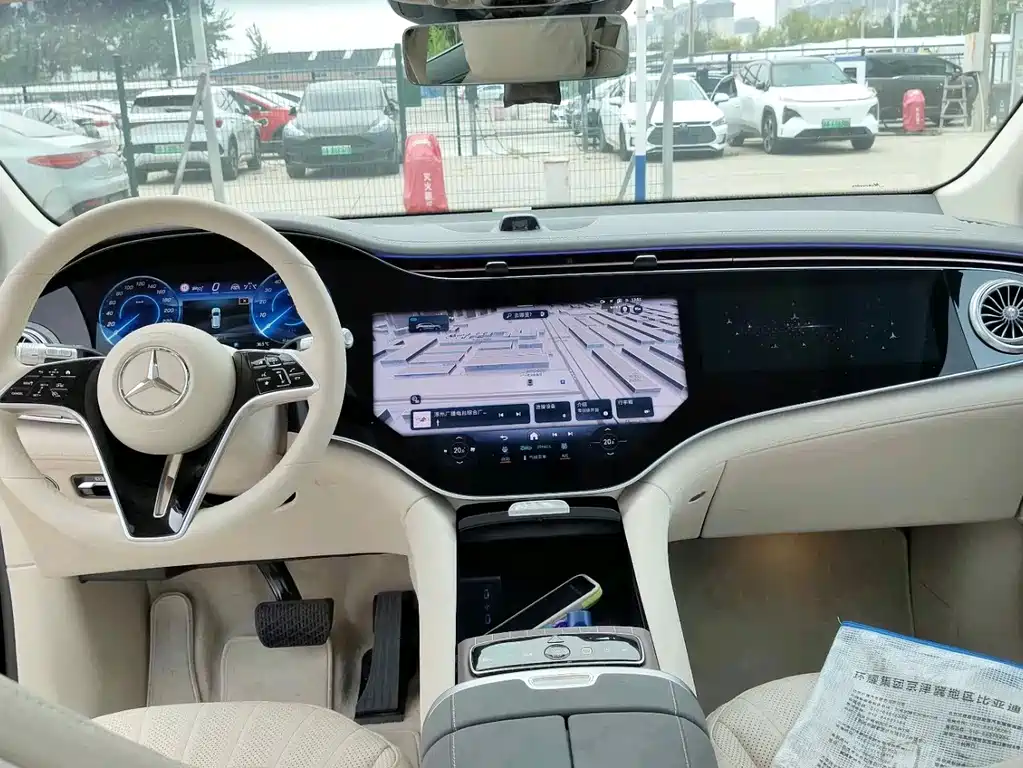 Mercedes-Benz EQS SUV — фото 6