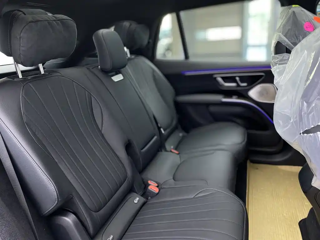 Mercedes-Benz EQS SUV — фото 17