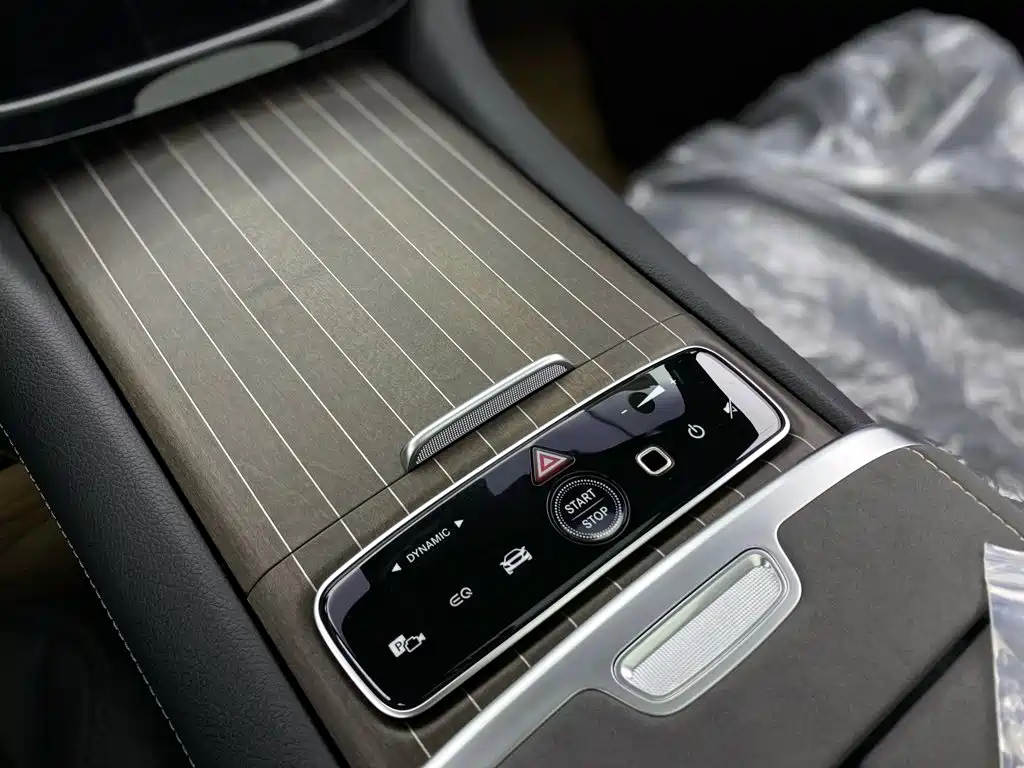 Mercedes-Benz EQS SUV — фото 18
