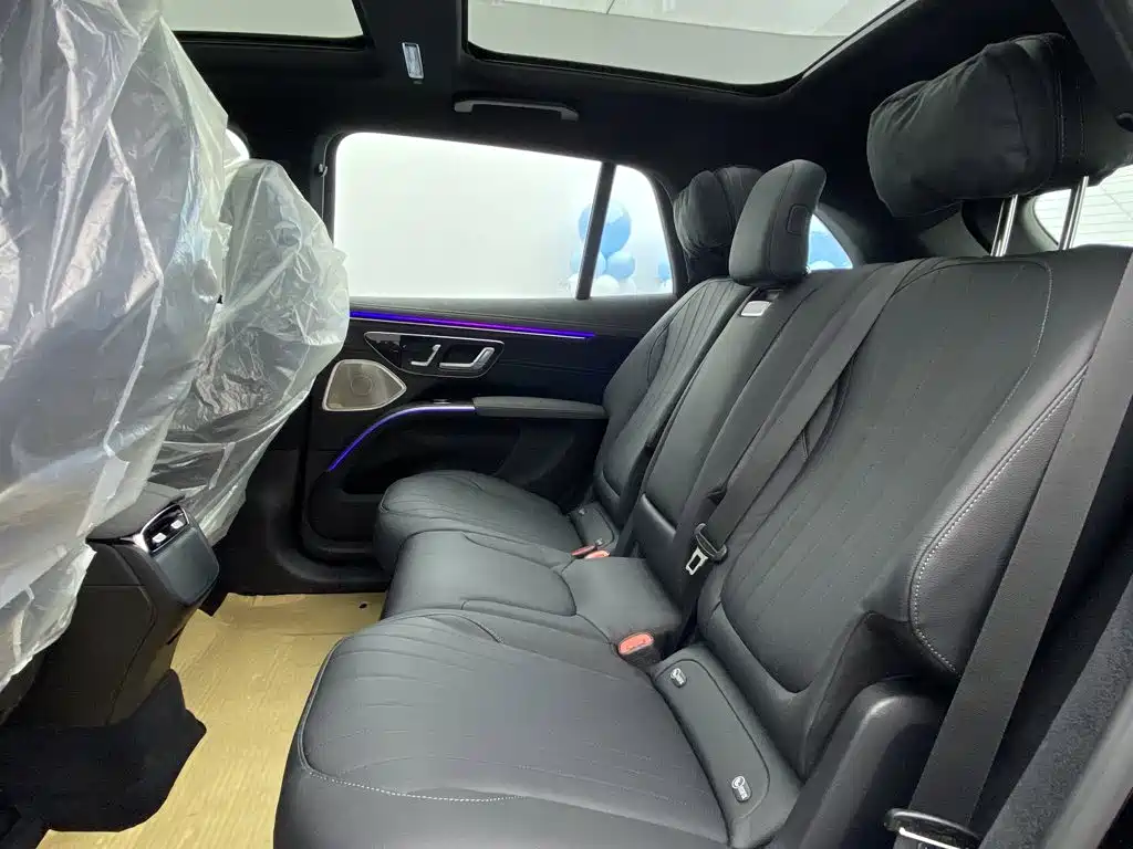 Mercedes-Benz EQS SUV — фото 23