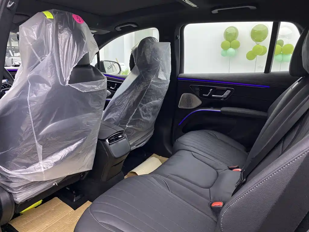 Mercedes-Benz EQS SUV — фото 24