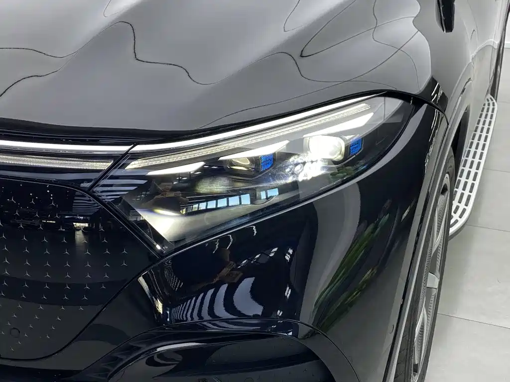 Mercedes-Benz EQS SUV — фото 5