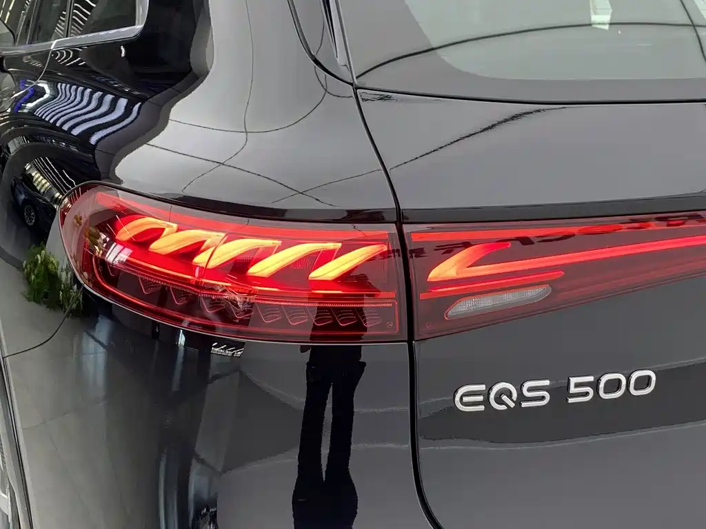Mercedes-Benz EQS SUV — фото 6