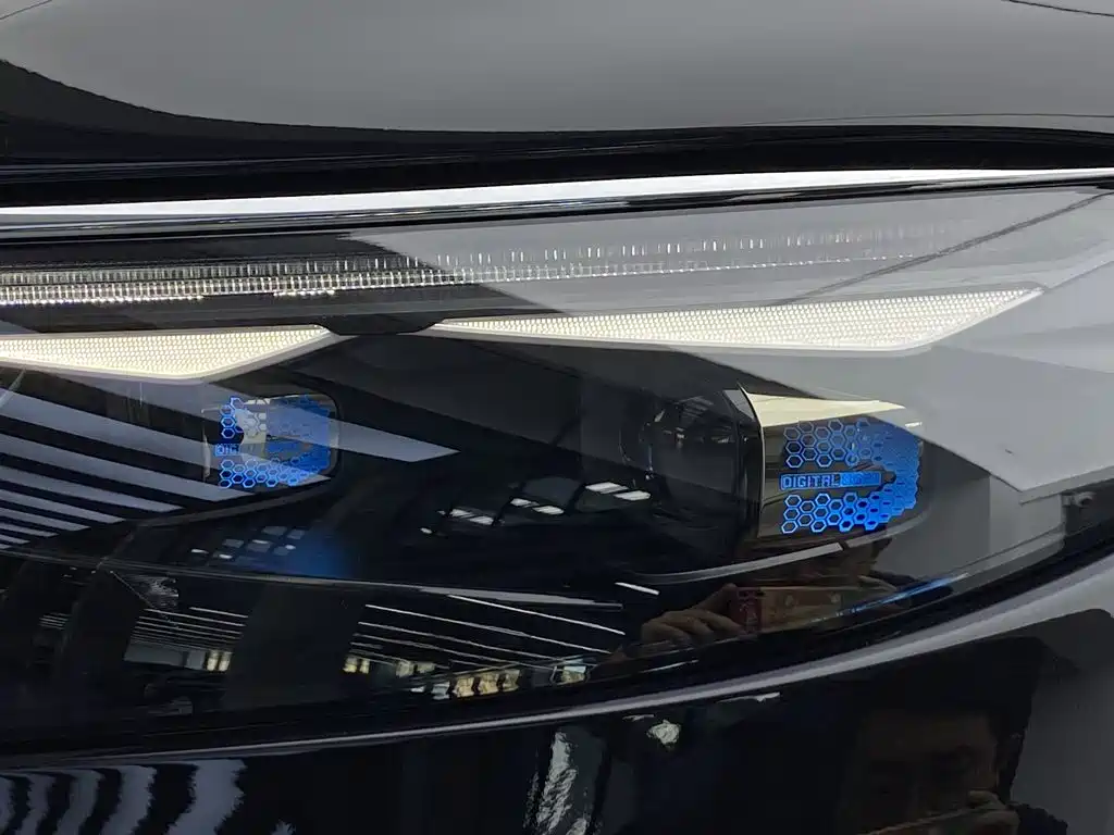 Mercedes-Benz EQS SUV — фото 10