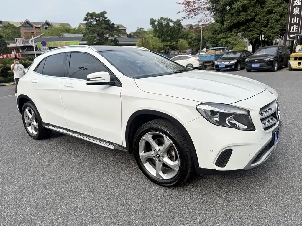 Mercedes-Benz GLA — фото 3