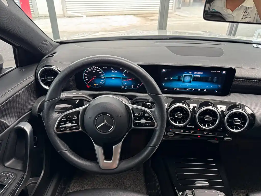 Mercedes-Benz A-Class — фото 11