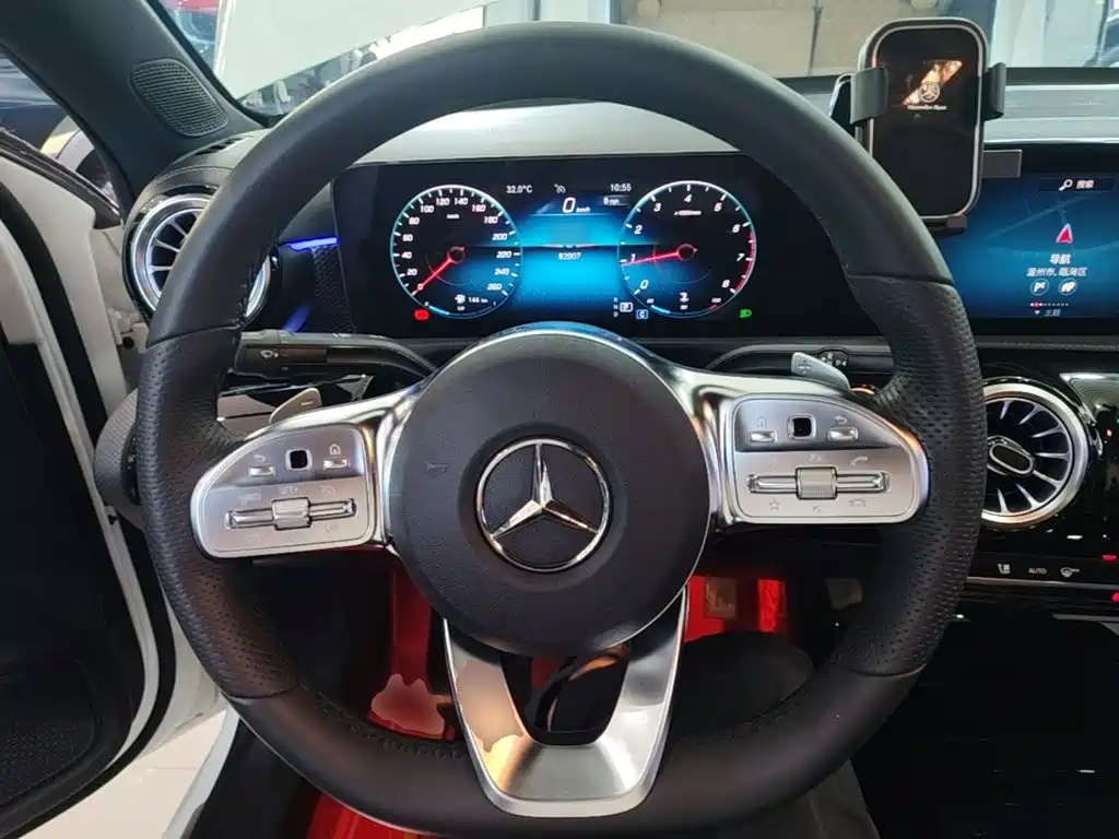 Mercedes-Benz A-Class — фото 11