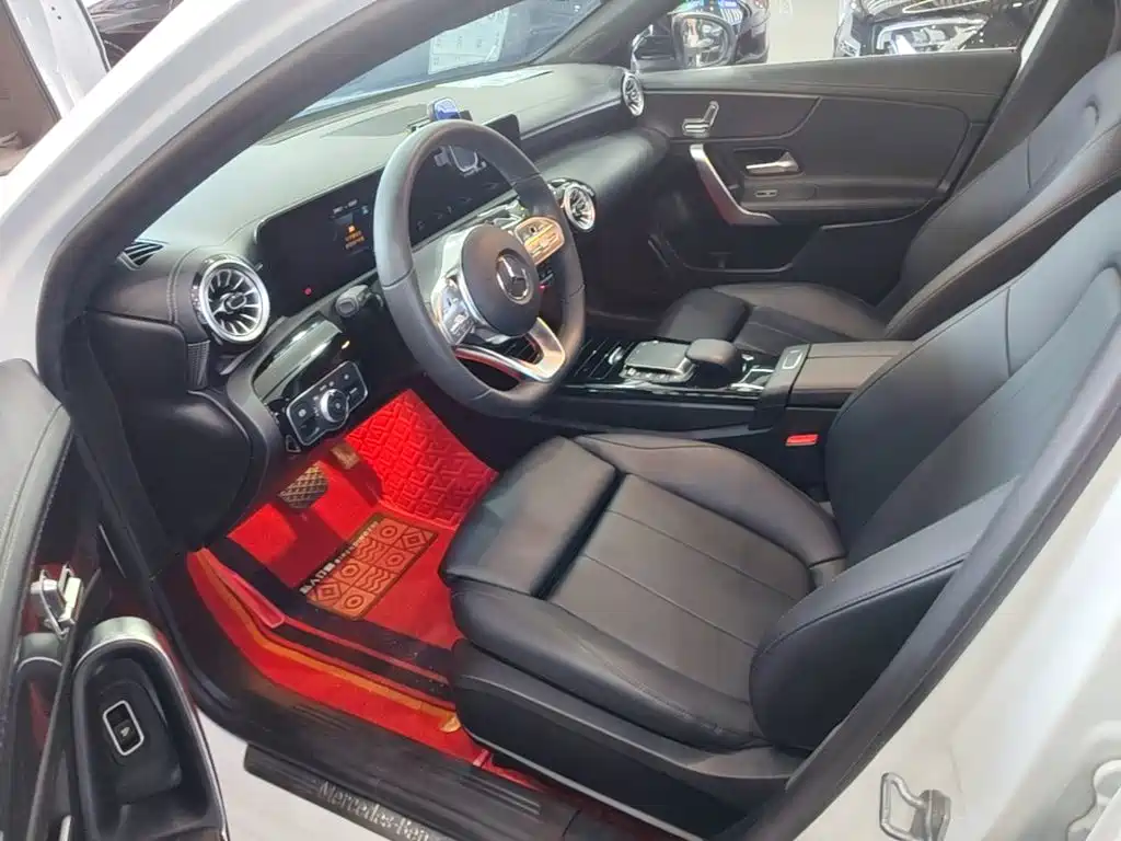 Mercedes-Benz A-Class — фото 15