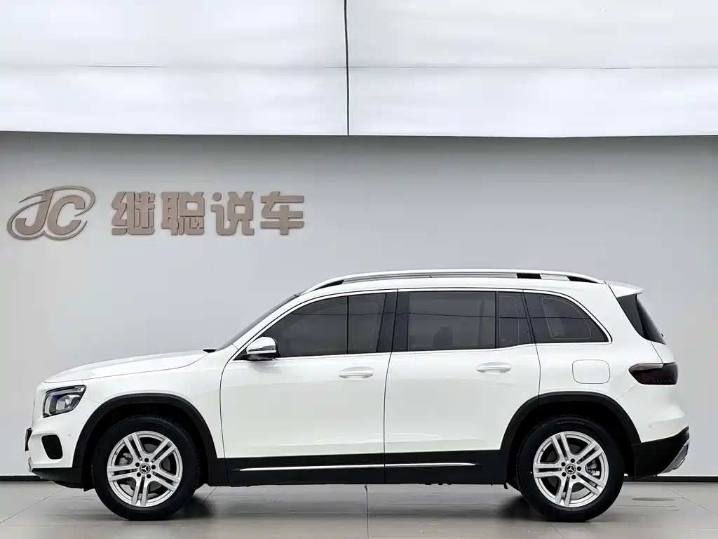 Mercedes-Benz GLB — фото 6