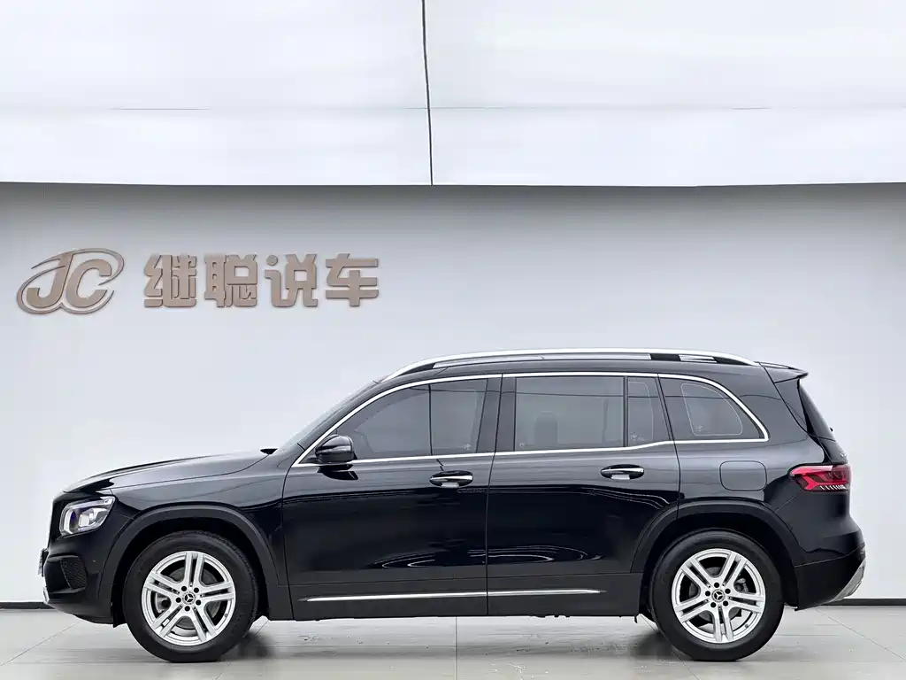 Mercedes-Benz GLB — фото 3