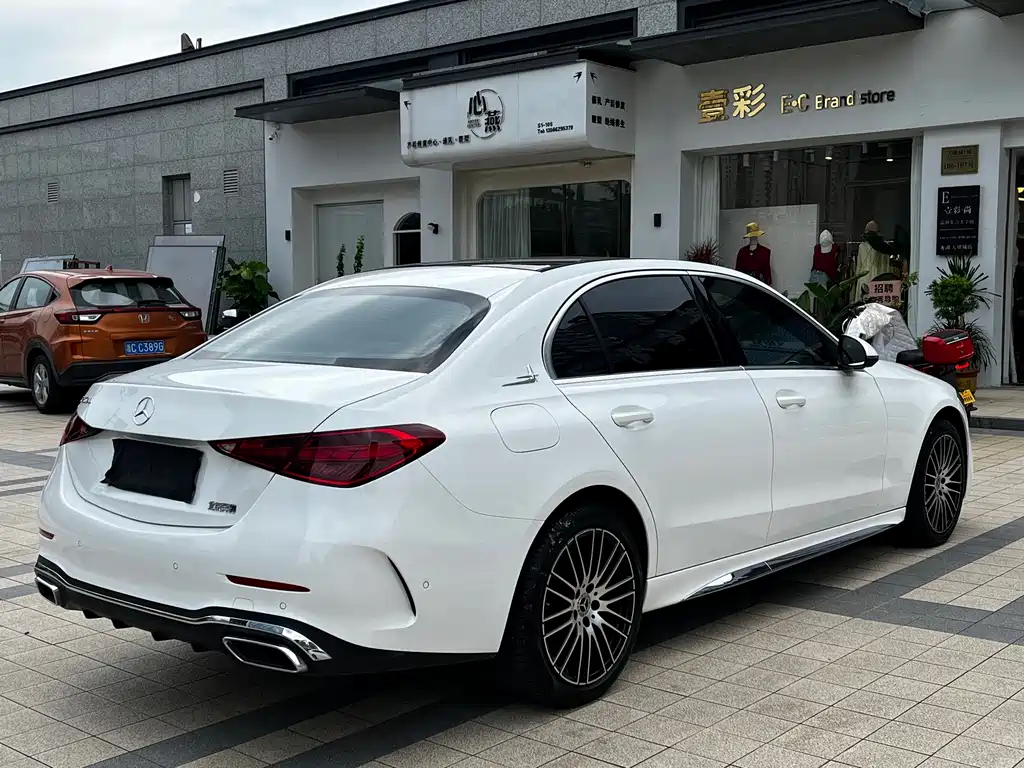 Mercedes-Benz C-Class — фото 17
