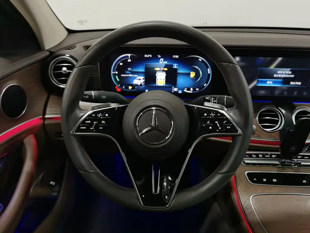 Mercedes-Benz E-Class — фото 11