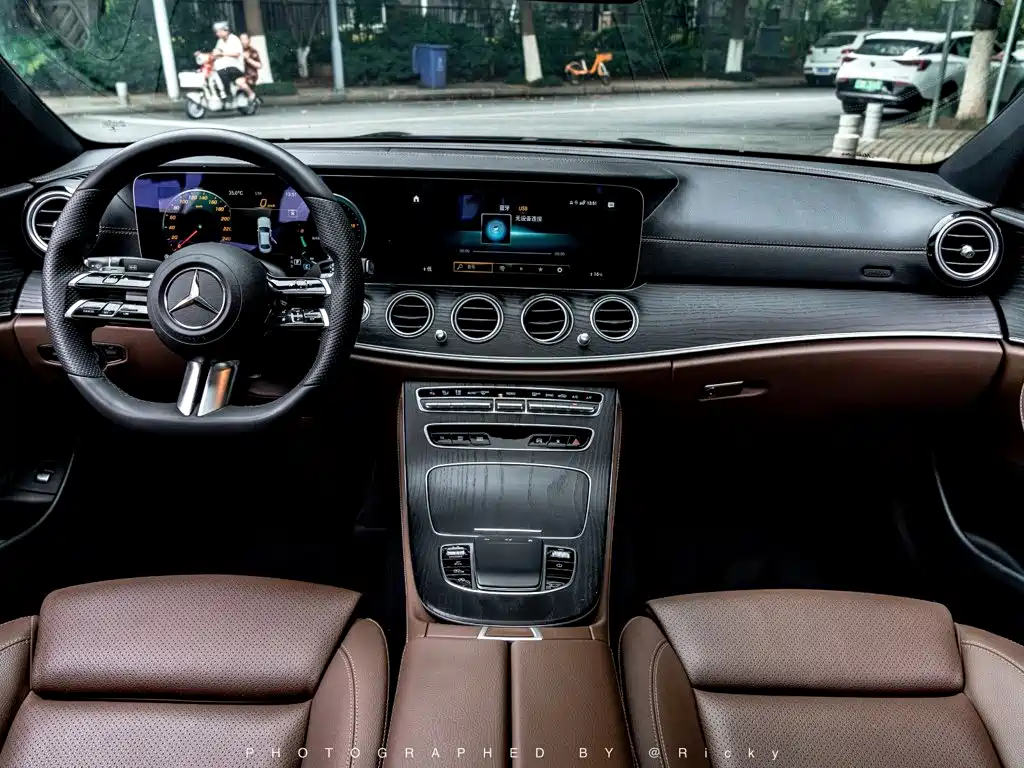 Mercedes-Benz E-Class — фото 3