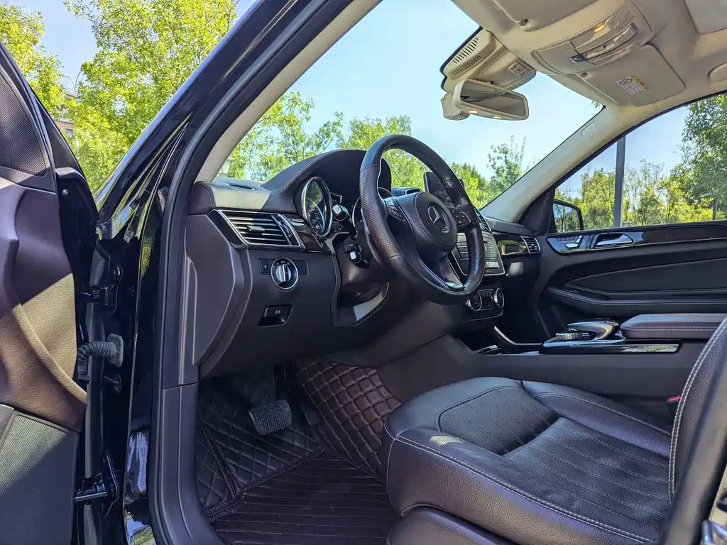 Mercedes-Benz GLS — фото 5