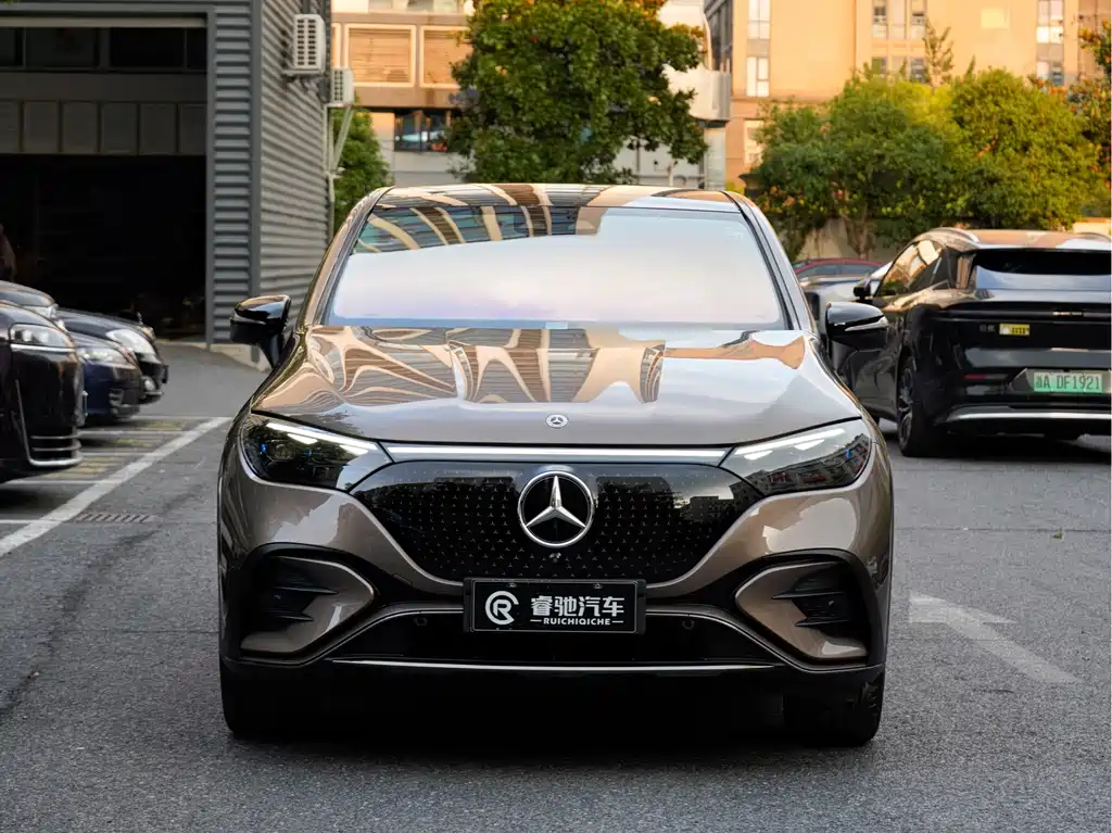 Mercedes-Benz EQE SUV — фото 2