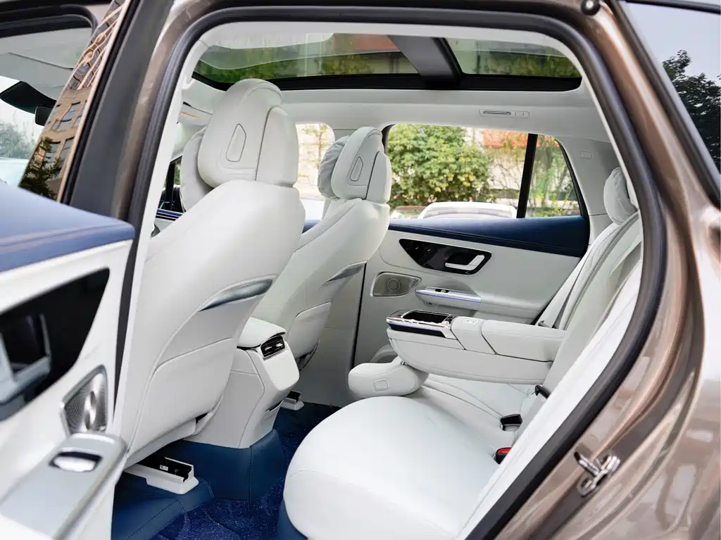 Mercedes-Benz EQE SUV — фото 14