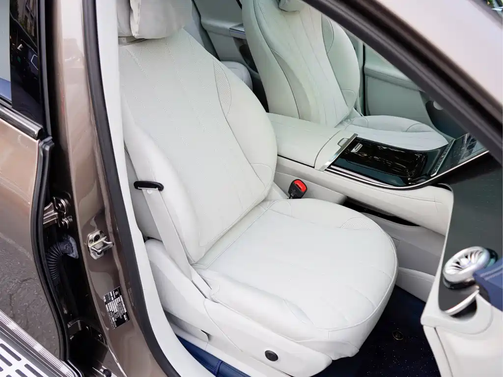 Mercedes-Benz EQE SUV — фото 19