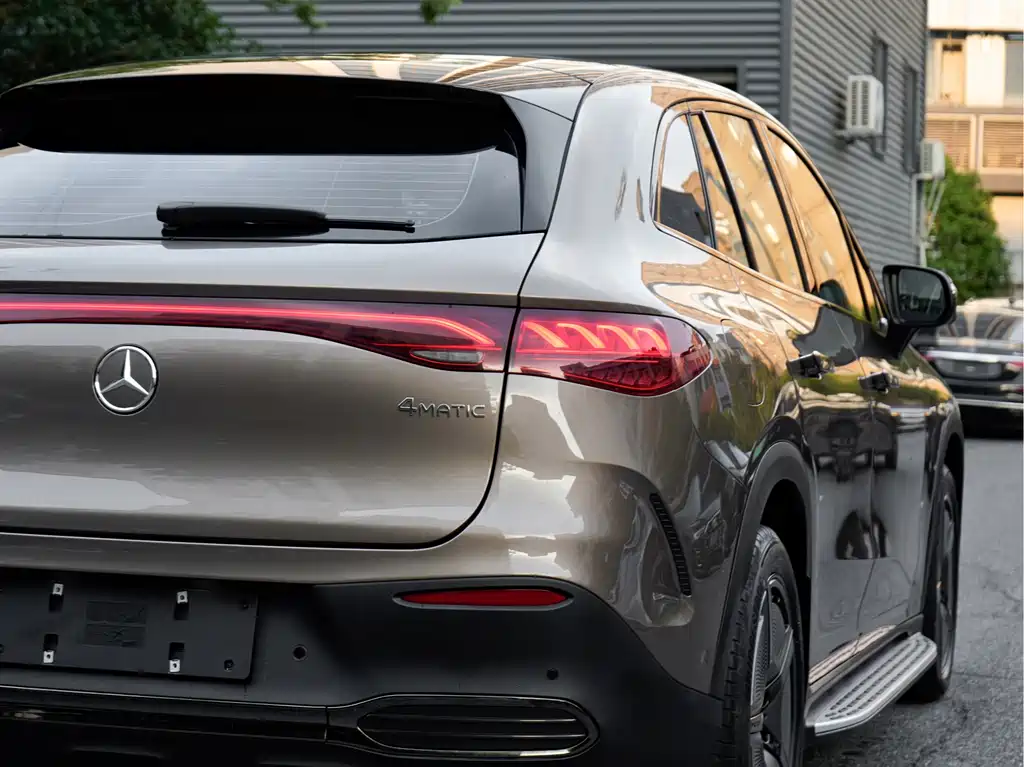 Mercedes-Benz EQE SUV — фото 8