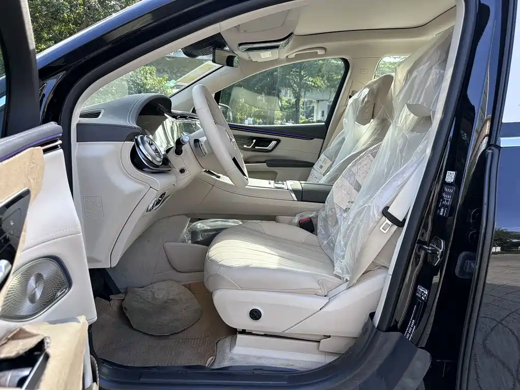 Mercedes-Benz EQS SUV — фото 6