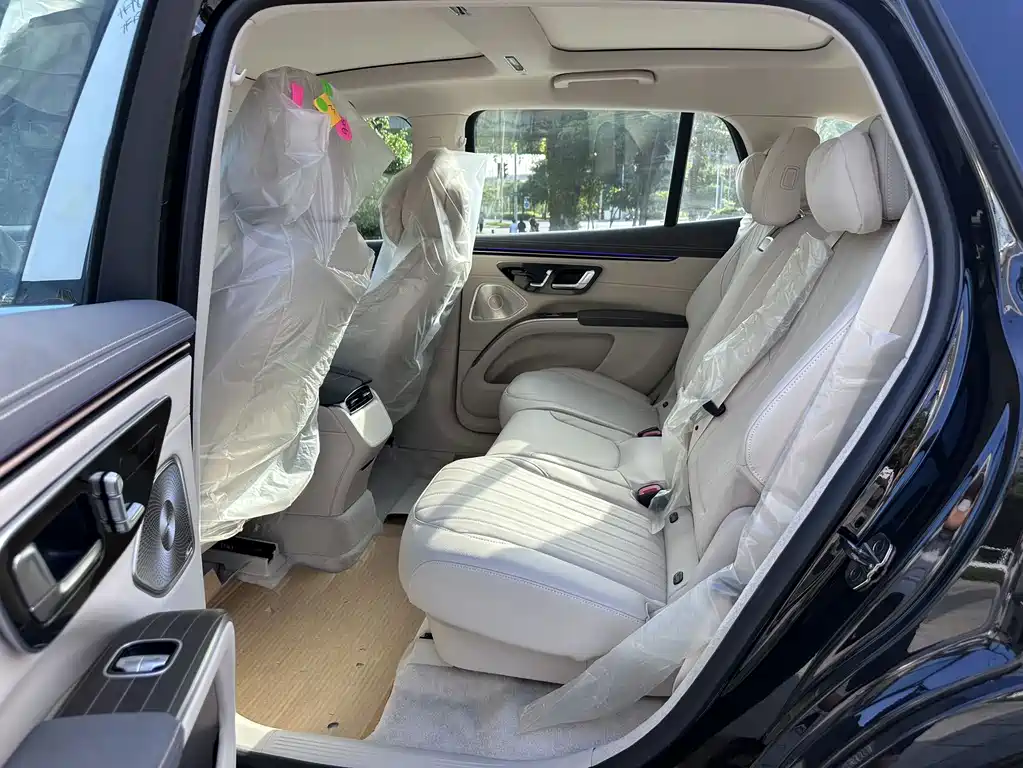 Mercedes-Benz EQS SUV — фото 8