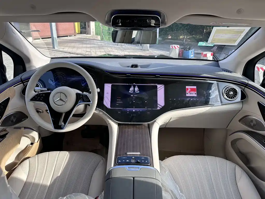 Mercedes-Benz EQS SUV — фото 9