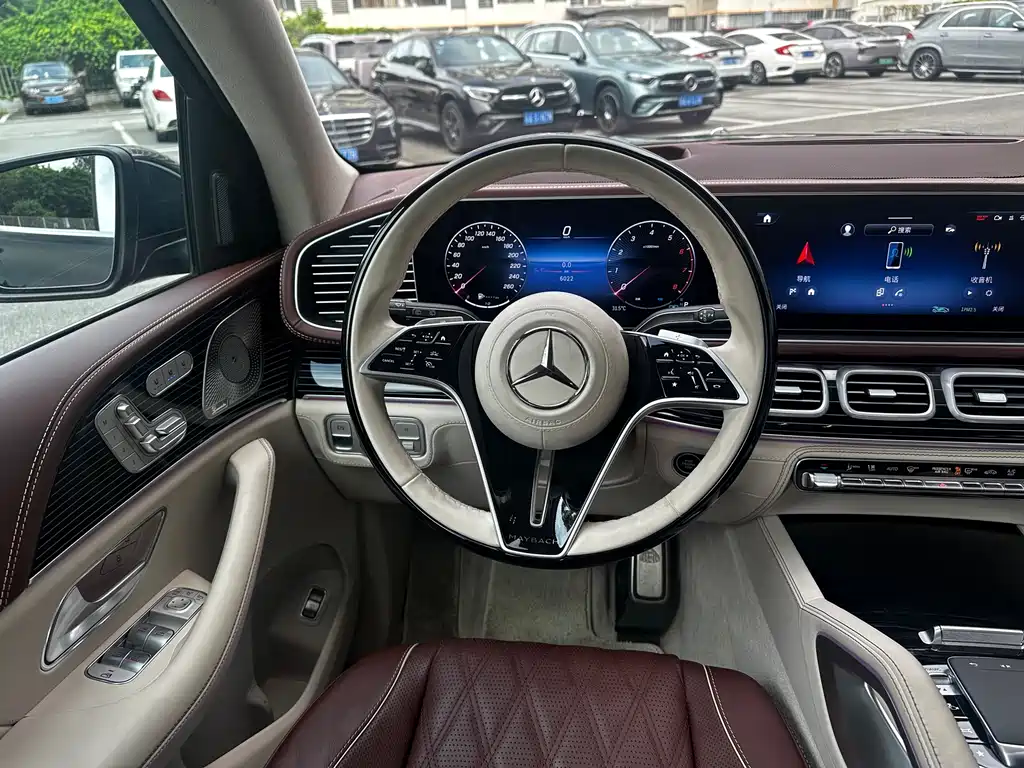 Mercedes-Benz GLS — фото 6