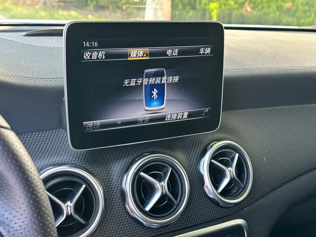 Mercedes-Benz GLA — фото 13