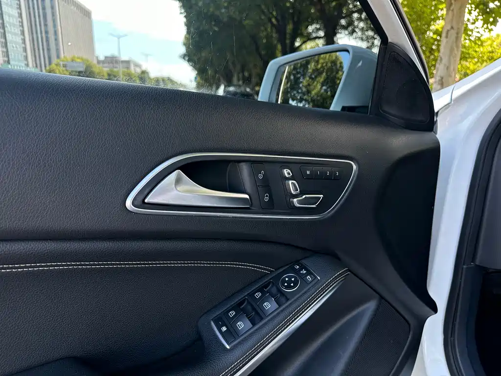 Mercedes-Benz GLA — фото 6