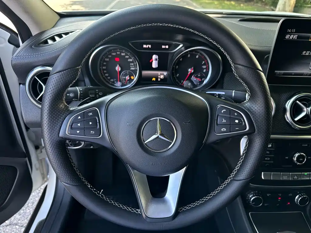 Mercedes-Benz GLA — фото 8
