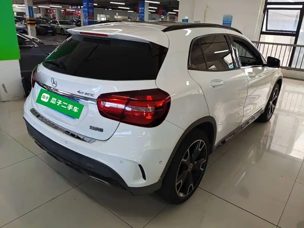 Mercedes-Benz GLA — фото 7