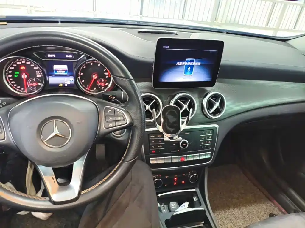 Mercedes-Benz GLA — фото 10