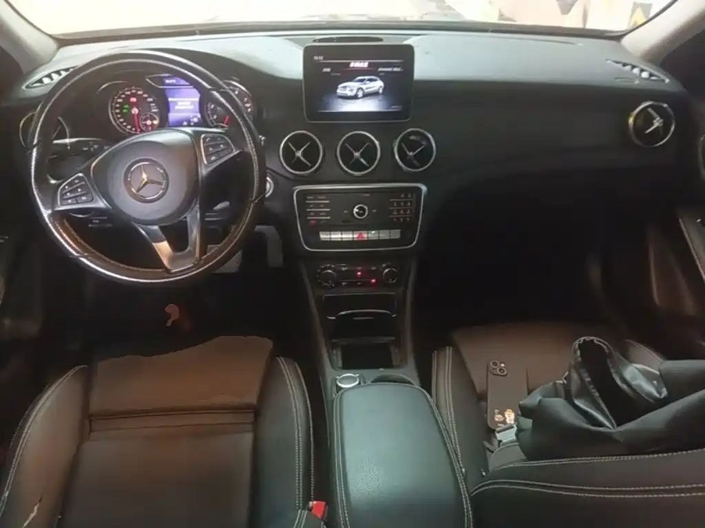 Mercedes-Benz GLA — фото 10