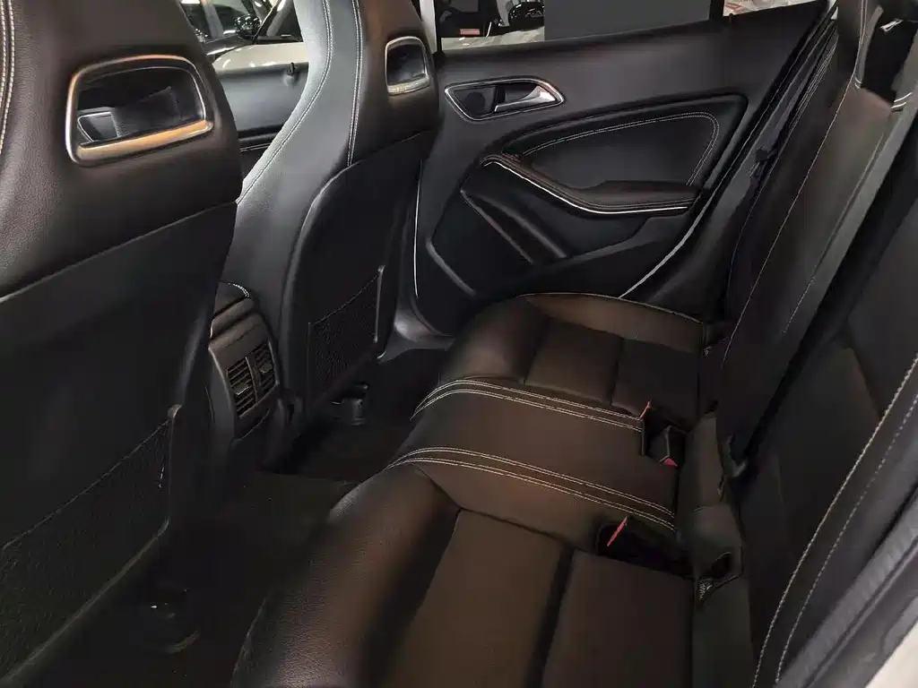 Mercedes-Benz GLA — фото 6
