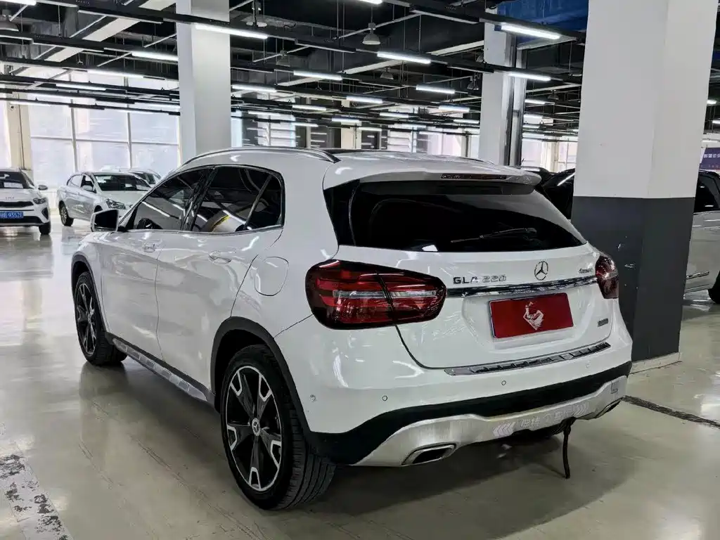 Mercedes-Benz GLA — фото 7
