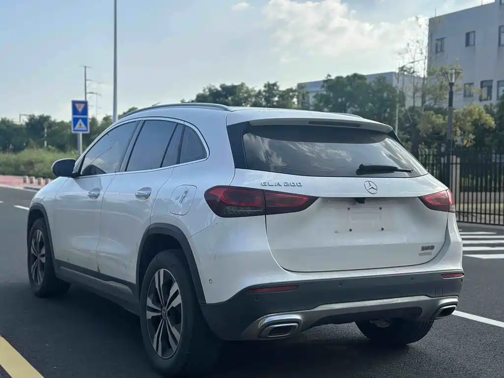 Mercedes-Benz GLA — фото 9