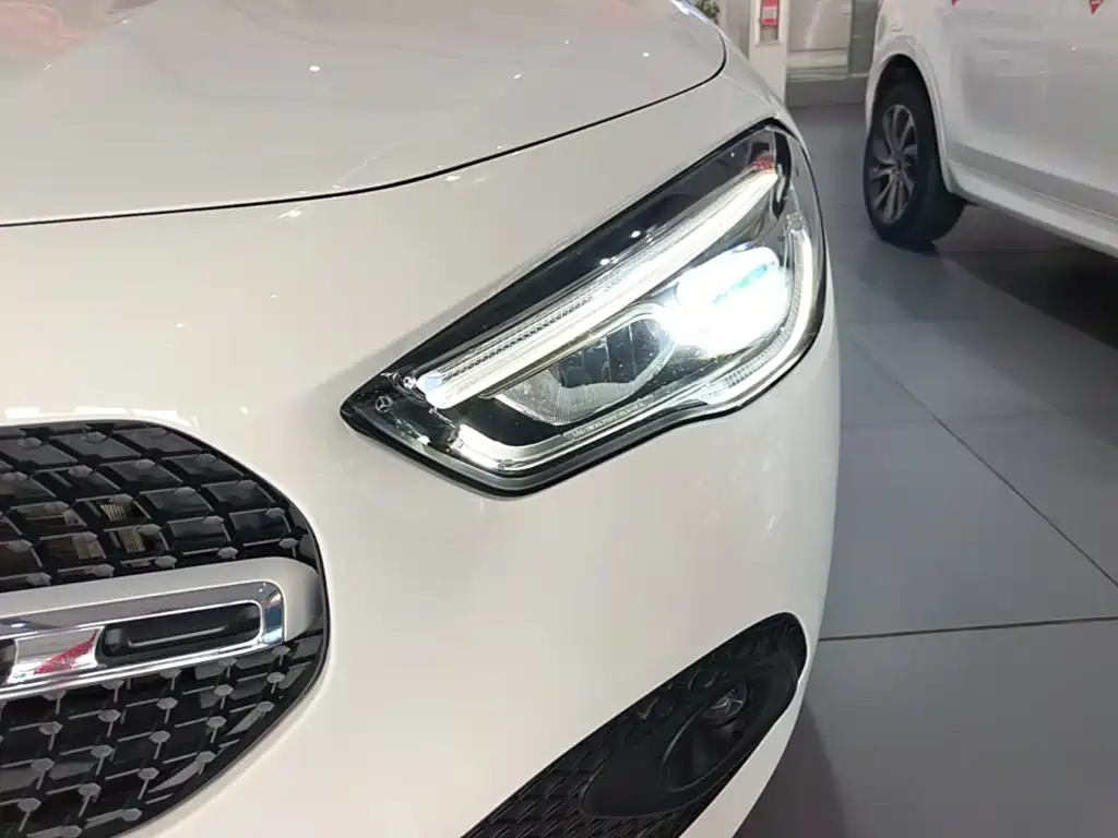 Mercedes-Benz GLA — фото 24