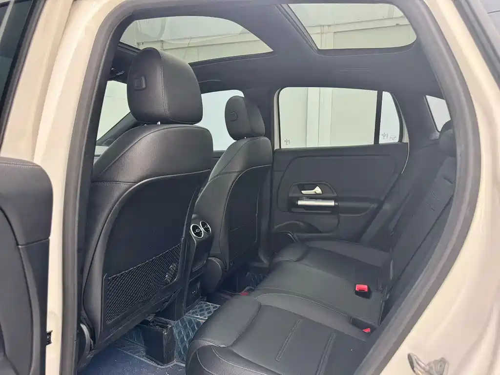 Mercedes-Benz GLA — фото 6