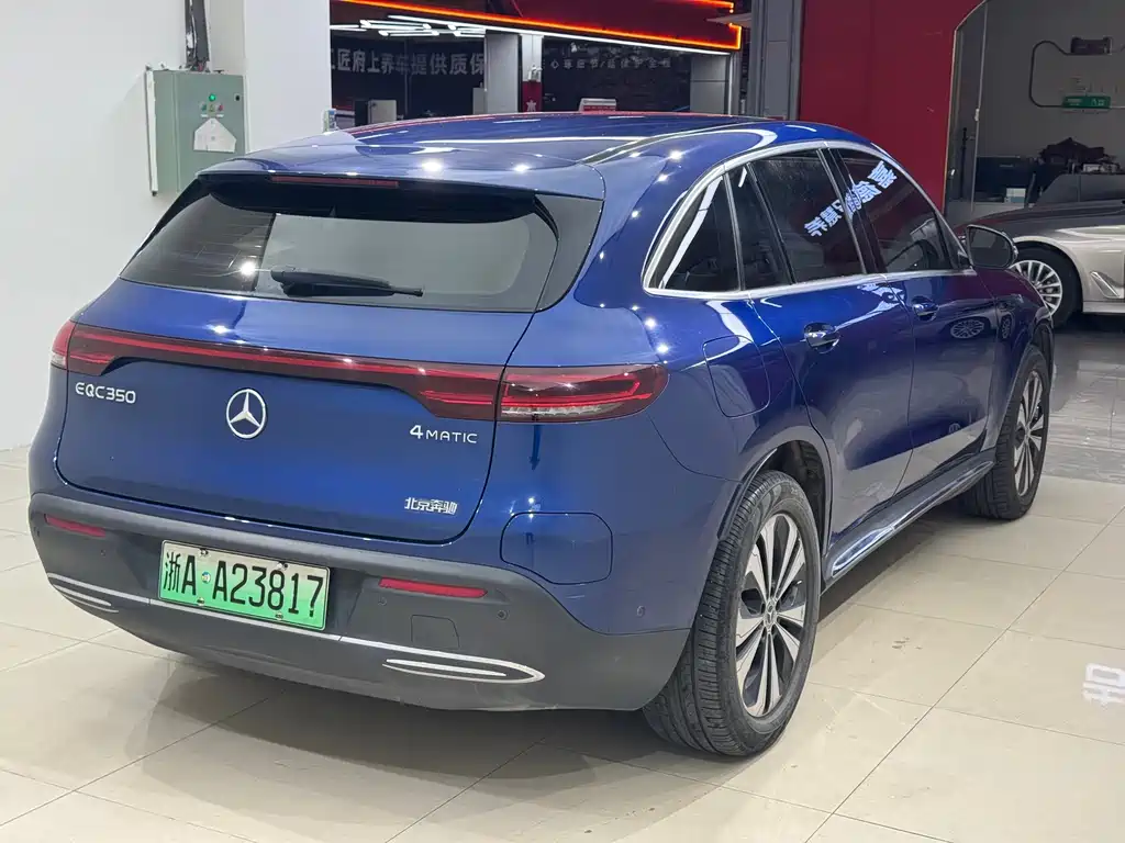 Mercedes-Benz EQC — фото 6