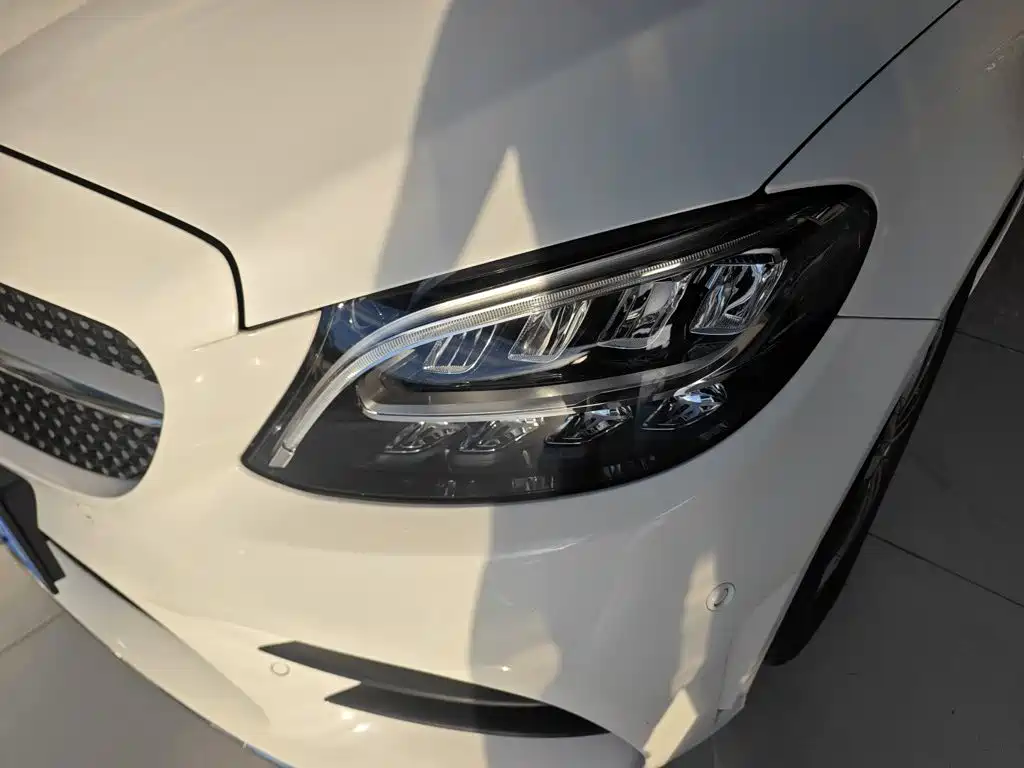 Mercedes-Benz C-Class — фото 17